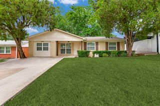 8635 Ashcroft Avenue, Dallas, TX 75243
