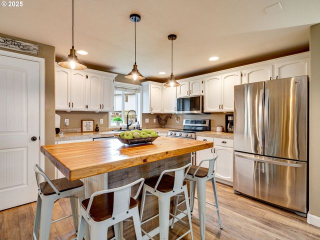 3011 Ne 165TH Pl, Vancouver, WA 98682