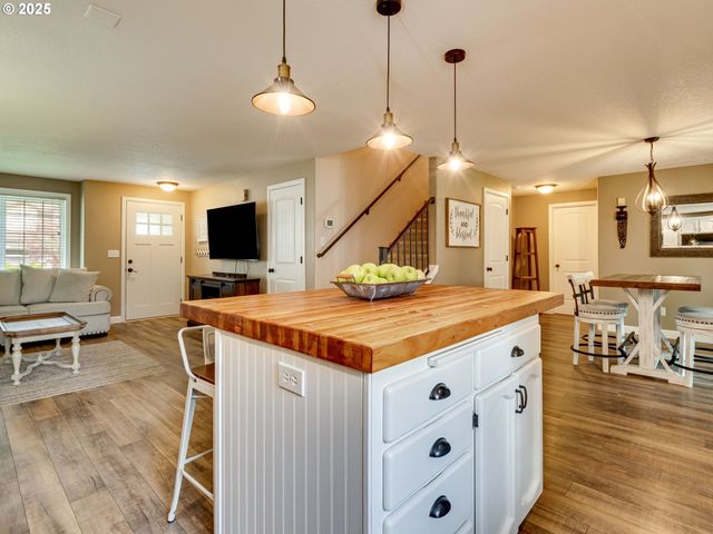 3011 Ne 165TH Pl, Vancouver, WA 98682