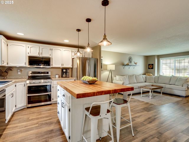 3011 Ne 165TH Pl, Vancouver, WA 98682