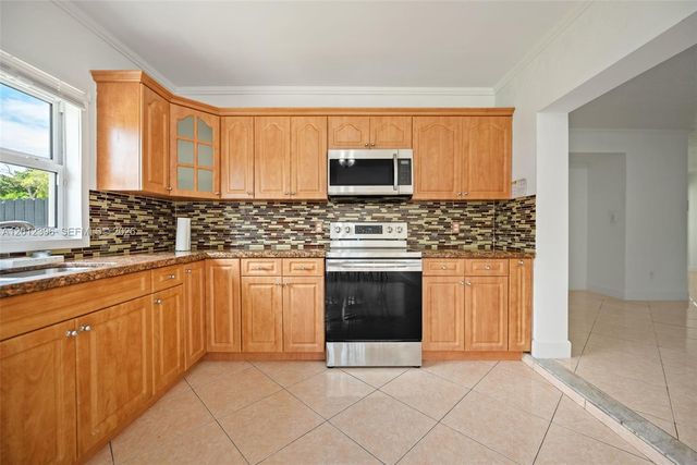 11950 SW 199th St 1, Miami, FL 33177