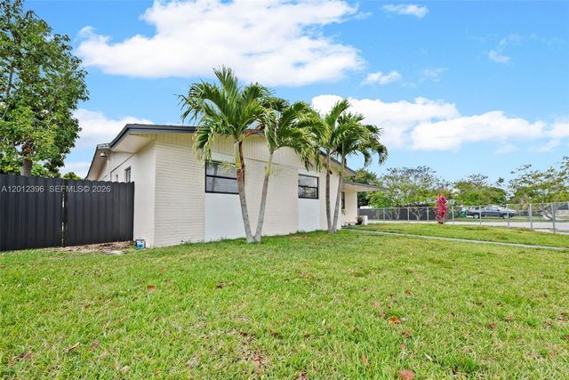 11950 SW 199th St 1, Miami, FL 33177