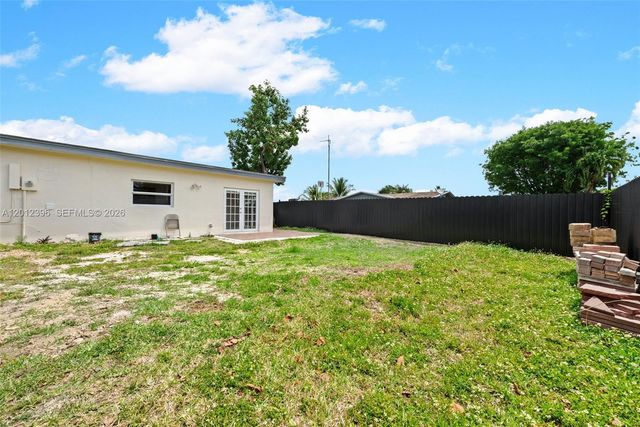 11950 SW 199th St 1, Miami, FL 33177
