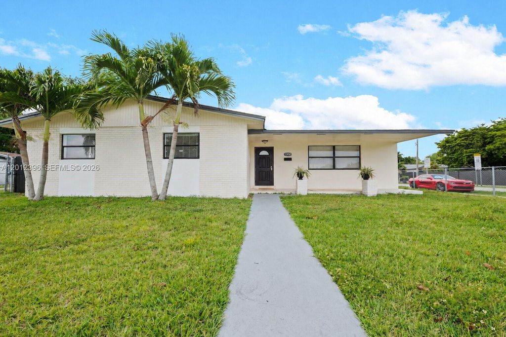 11950 SW 199th St 1, Miami, FL 33177
