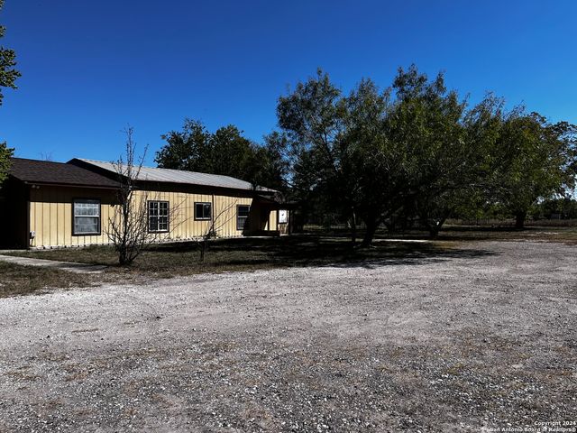 16486 FM 463, Lytle, TX 78052