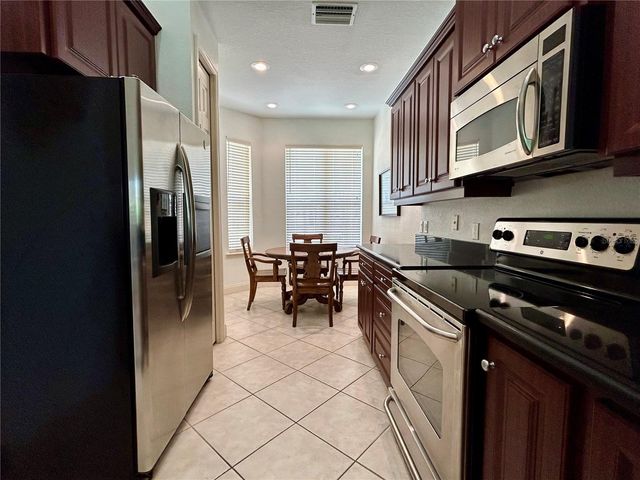 3017 MISSION LAKES DRIVE 3017, Lakeland, FL 33803