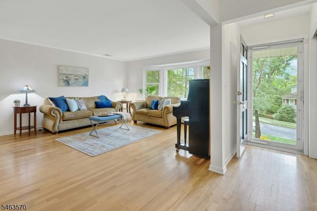 54 Yarmouth Dr, New Providence Boro, NJ 07974