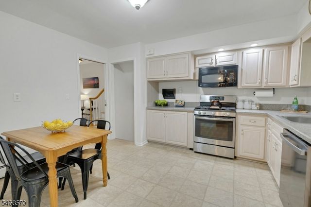 54 Yarmouth Dr, New Providence Boro, NJ 07974