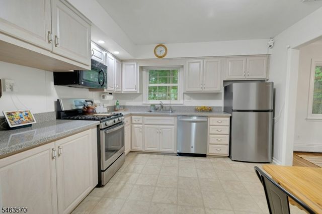 54 Yarmouth Dr, New Providence Boro, NJ 07974