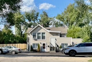 912 E Saint Charles Road, Lombard, IL 60148