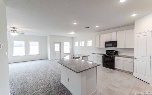 258 Ashley Loop, San Antonio, TX 78253