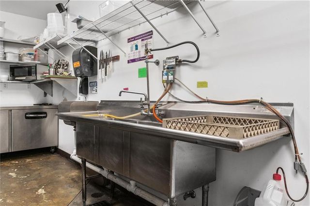 451 S Thompson Avenue, Excelsior Springs, MO 64024