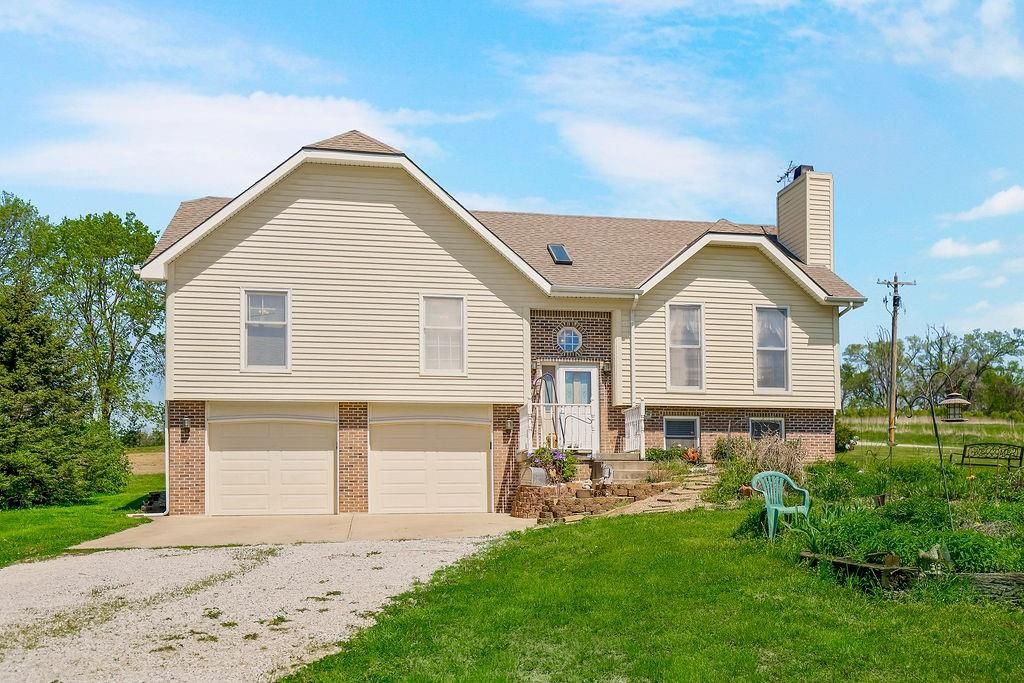 15412 NE 181st Street, Holt, MO 64048