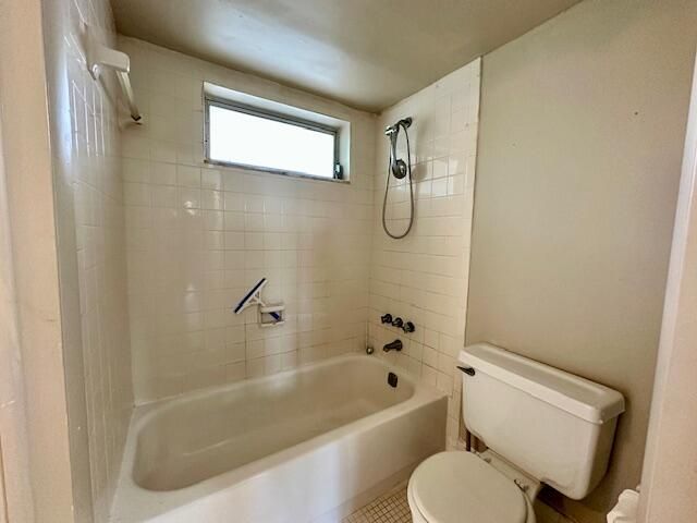 6020 NW 64th Avenue 207, Tamarac, FL 33319