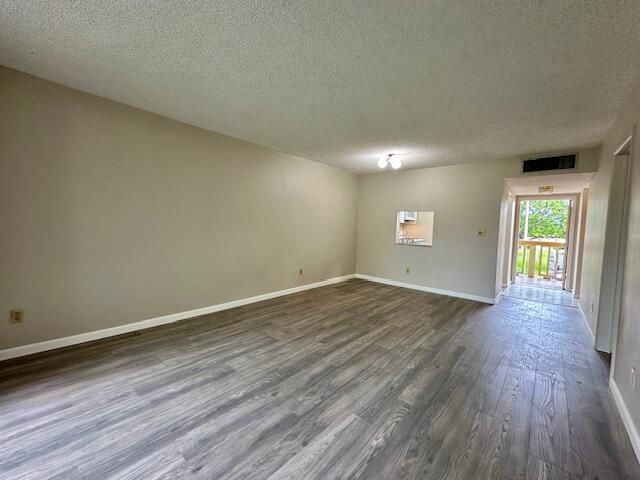 6020 NW 64th Avenue 207, Tamarac, FL 33319