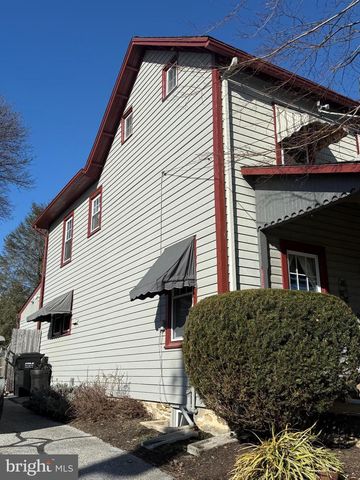 212 COCHRAN ST, Cochranville, PA 19330