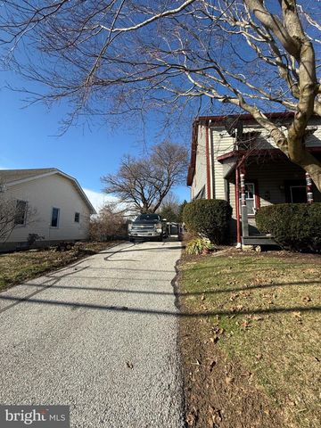 212 COCHRAN ST, Cochranville, PA 19330