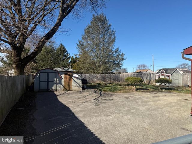 212 COCHRAN ST, Cochranville, PA 19330