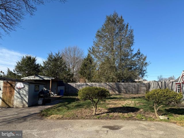 212 COCHRAN ST, Cochranville, PA 19330