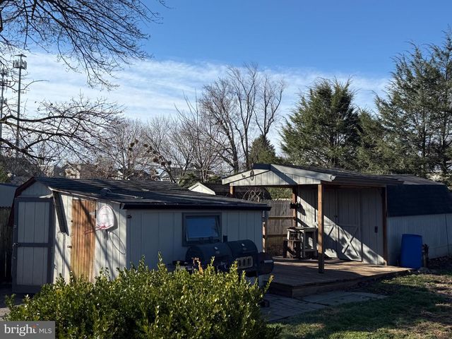 212 COCHRAN ST, Cochranville, PA 19330