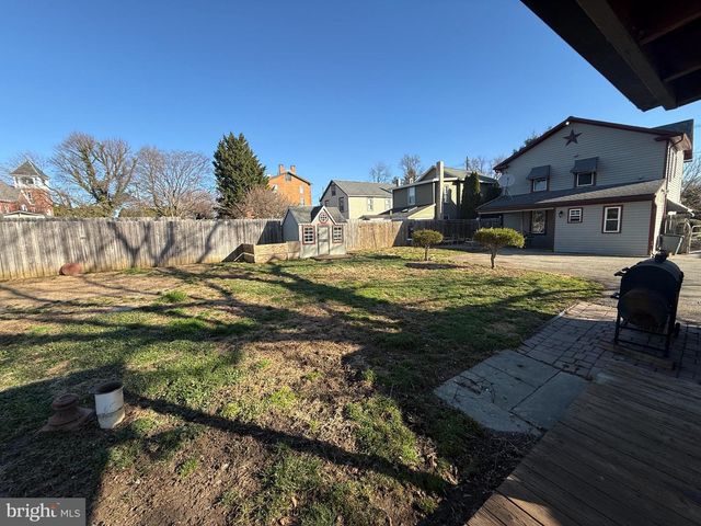 212 COCHRAN ST, Cochranville, PA 19330