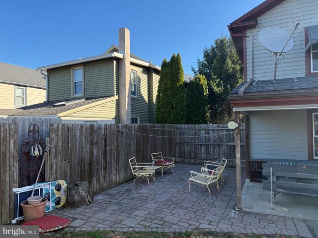 212 COCHRAN ST, Cochranville, PA 19330