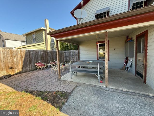 212 COCHRAN ST, Cochranville, PA 19330