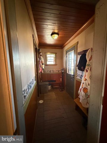 212 COCHRAN ST, Cochranville, PA 19330