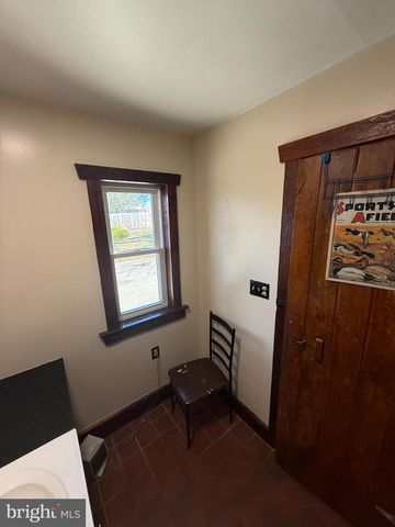 212 COCHRAN ST, Cochranville, PA 19330