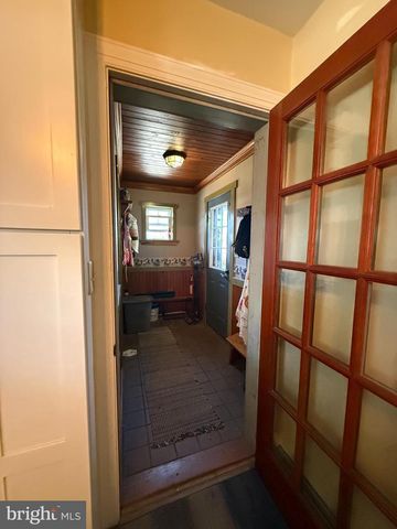 212 COCHRAN ST, Cochranville, PA 19330