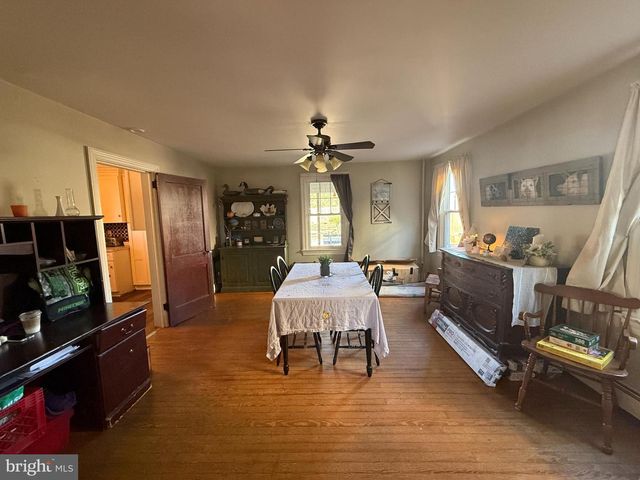 212 COCHRAN ST, Cochranville, PA 19330