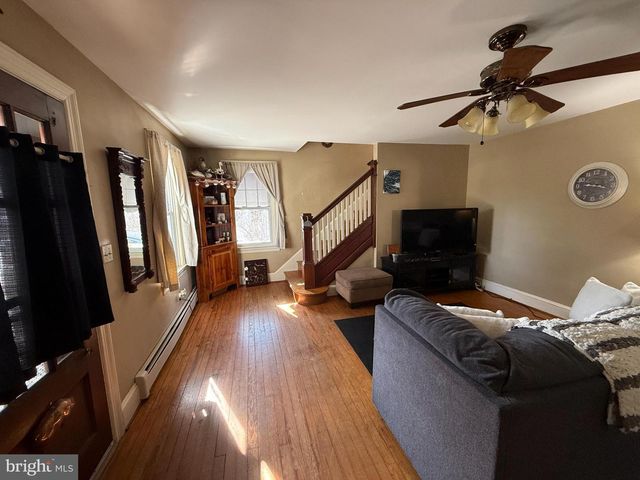 212 COCHRAN ST, Cochranville, PA 19330