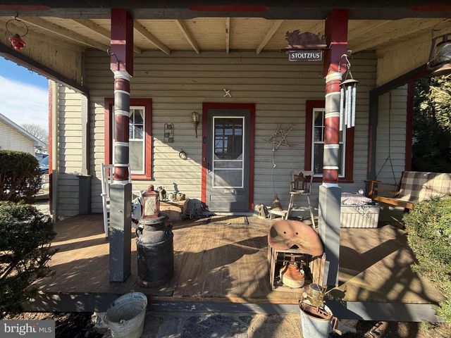 212 COCHRAN ST, Cochranville, PA 19330