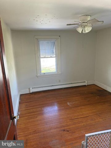 212 COCHRAN ST, Cochranville, PA 19330