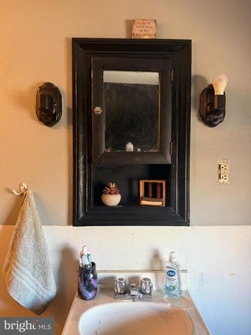 212 COCHRAN ST, Cochranville, PA 19330