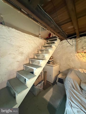 212 COCHRAN ST, Cochranville, PA 19330