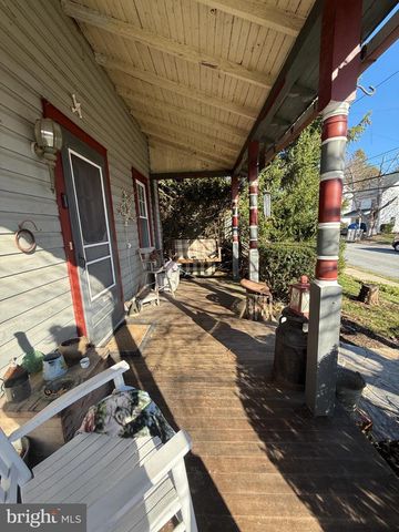 212 COCHRAN ST, Cochranville, PA 19330