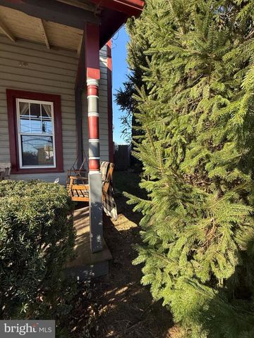 212 COCHRAN ST, Cochranville, PA 19330