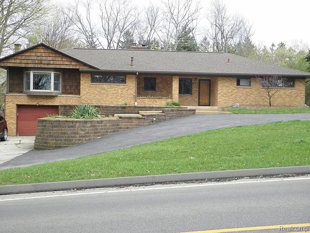 2136 Newport Road, Ann Arbor, MI 48103