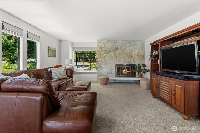 12715 Hallstrom Drive NW, Gig Harbor, WA 98332