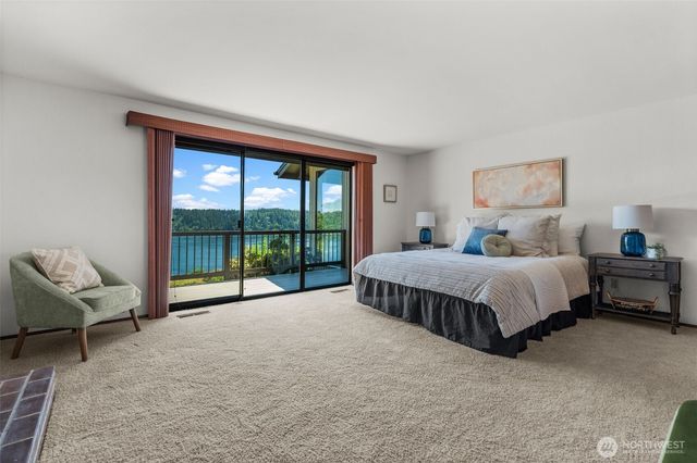 12715 Hallstrom Drive NW, Gig Harbor, WA 98332