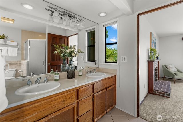 12715 Hallstrom Drive NW, Gig Harbor, WA 98332