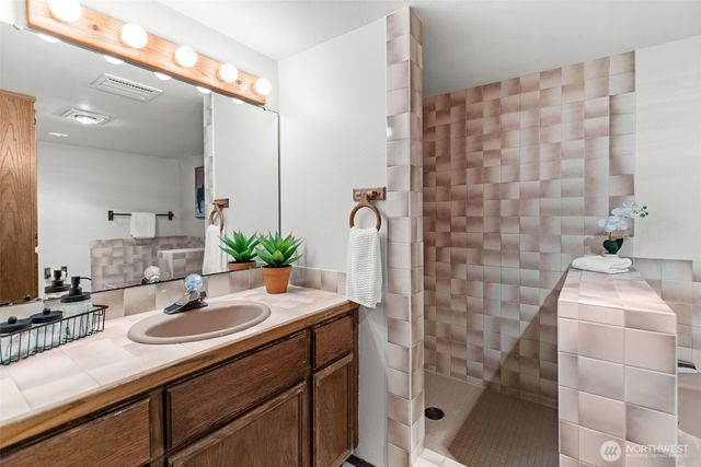 12715 Hallstrom Drive NW, Gig Harbor, WA 98332
