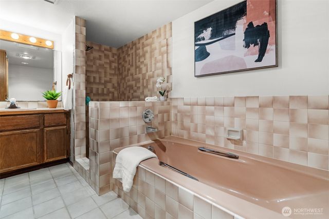 12715 Hallstrom Drive NW, Gig Harbor, WA 98332