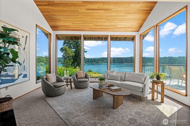 12715 Hallstrom Drive NW, Gig Harbor, WA 98332