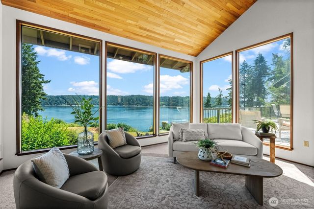 12715 Hallstrom Drive NW, Gig Harbor, WA 98332
