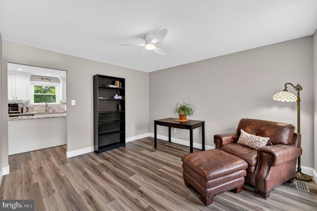 12168 EDDYSPARK DR, Herndon, VA 20170