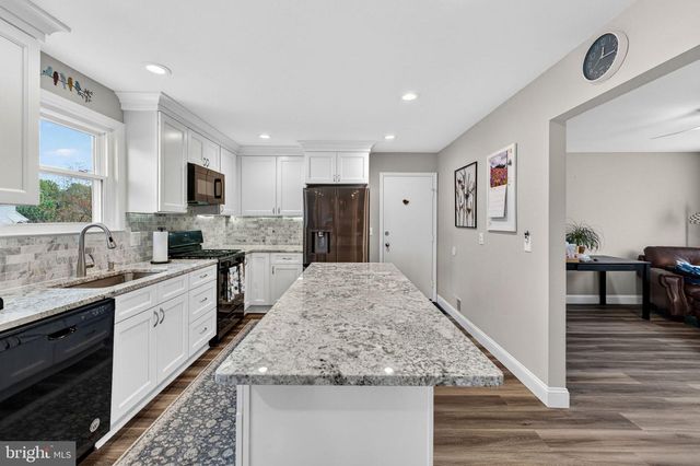 12168 EDDYSPARK DR, Herndon, VA 20170