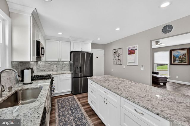 12168 EDDYSPARK DR, Herndon, VA 20170