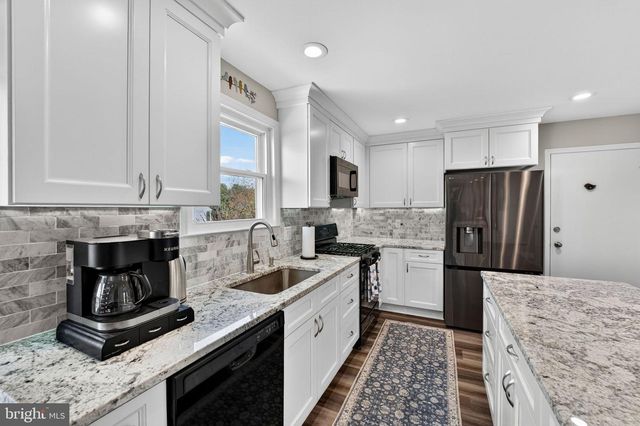 12168 EDDYSPARK DR, Herndon, VA 20170